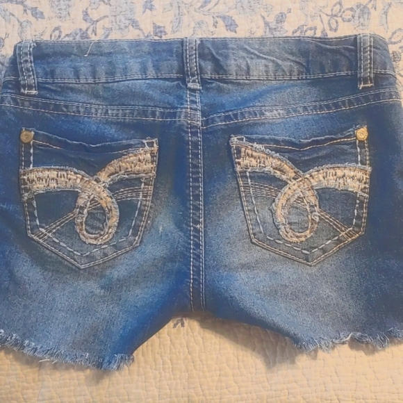 Truce Pants - Jean cut offs size 5